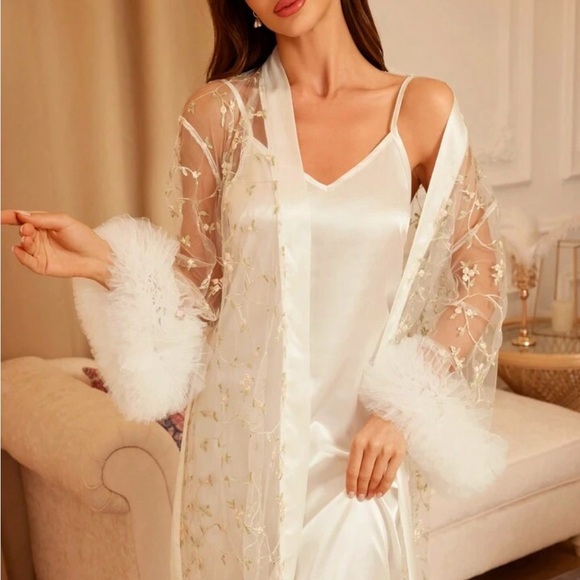 Peignoir Set ~Ivory Satin Slip‎ Nightgown & Sheer Embroidered Roses Belted Robe - Picture 9 of 14